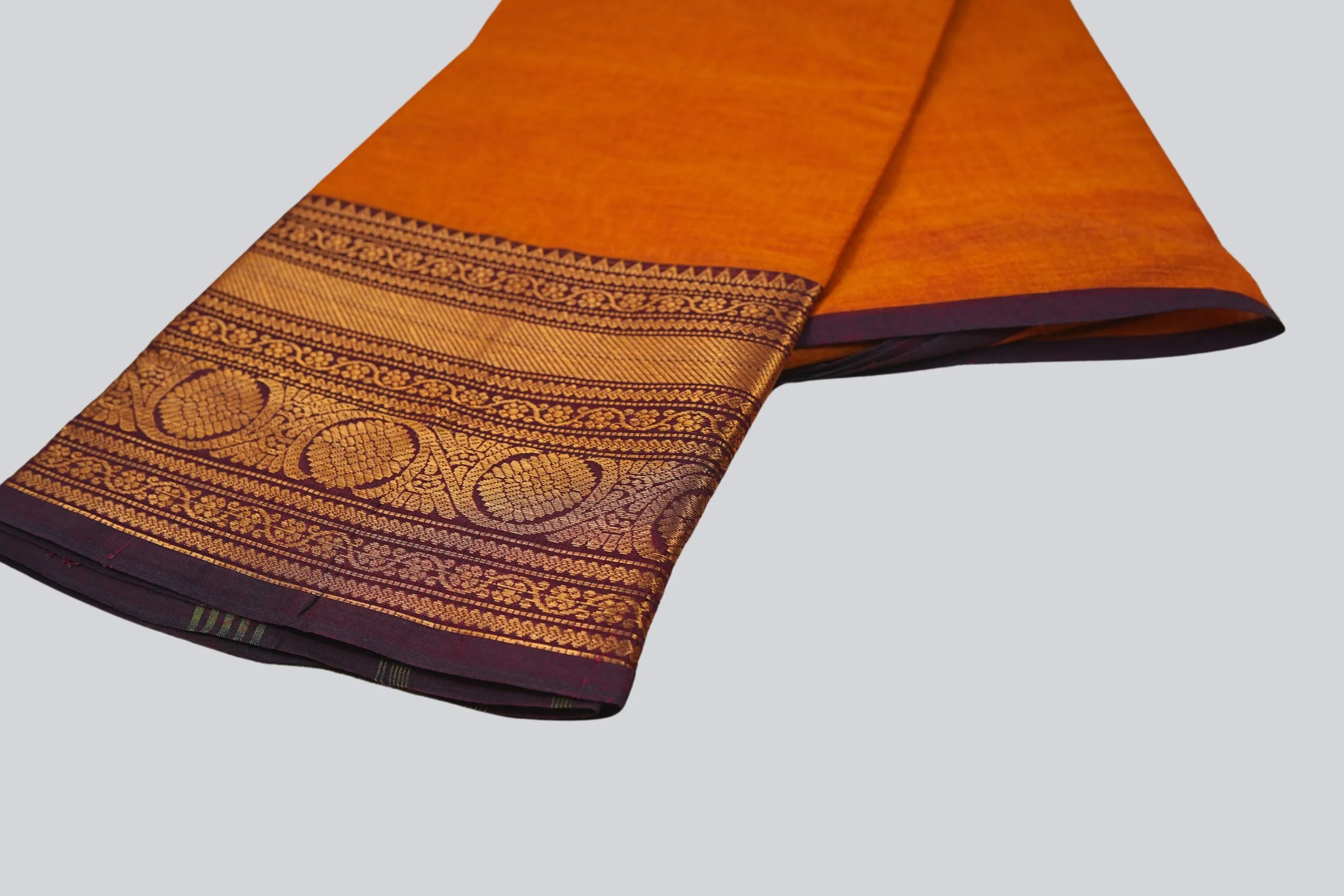 Authentic Chettinad Cotton Saree: 80-Count Weave for Timeless Elegance