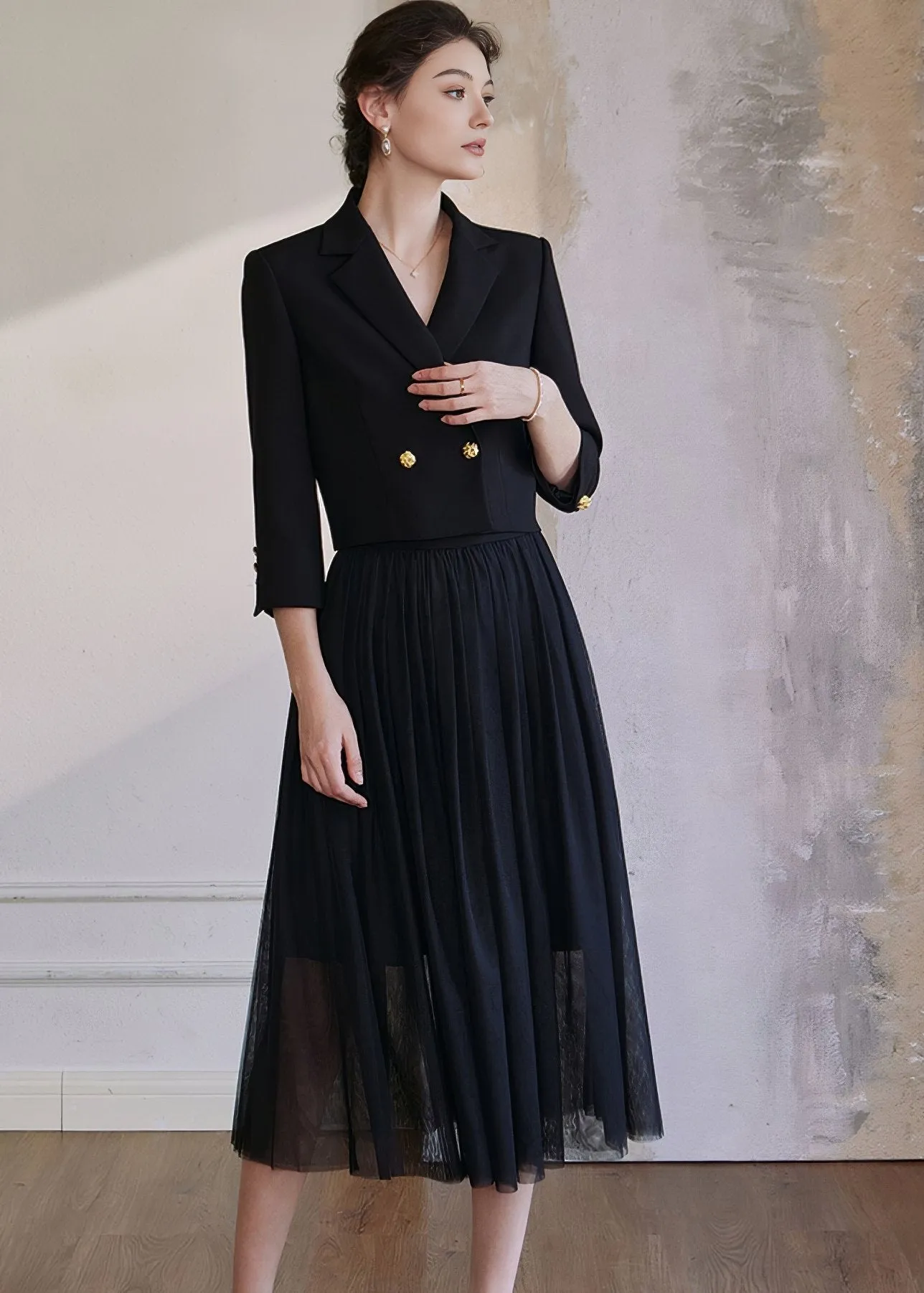 JACKET & HALF-LENGTH GAUZE SKIRT